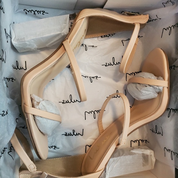 Lulus Isabella Nude heels - Picture 4 of 8